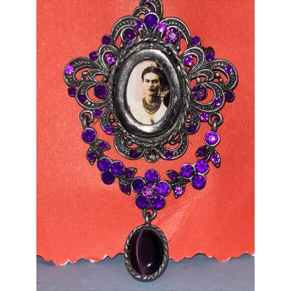 Frida Kahlo Antique Silver Tone Victorian Filigree Large Oval Brooch Purple Pin - Picture 2 of 4